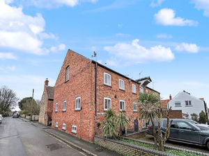 Side elevation- click for photo gallery